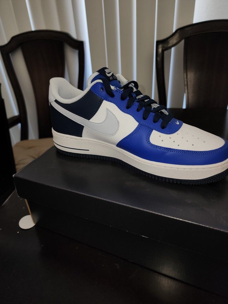 NIKE  AIR FORCE1 07 LV8  