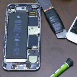 iPhone Screen Replacement