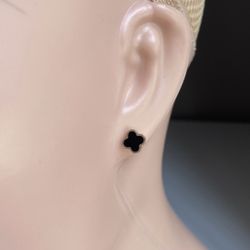 14k Solid Clover Earrings 