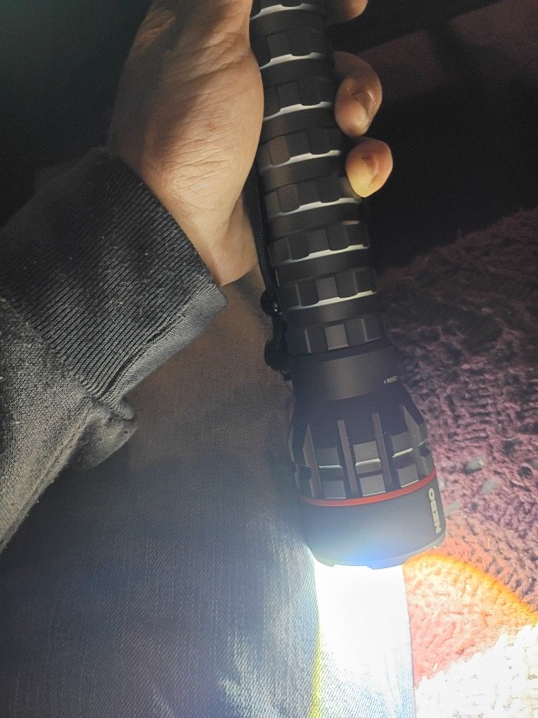 Nebo Flashlight 2500 Lumens