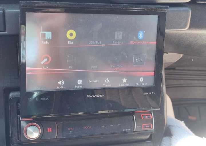 Pioneer AVH-X7500BT
DVD receiver