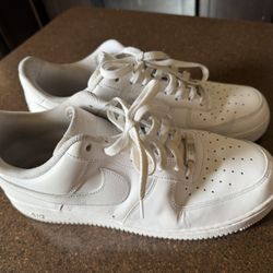 Men’s 11.5 White Airforce 