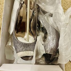 Brand new women’s size 8 1/2