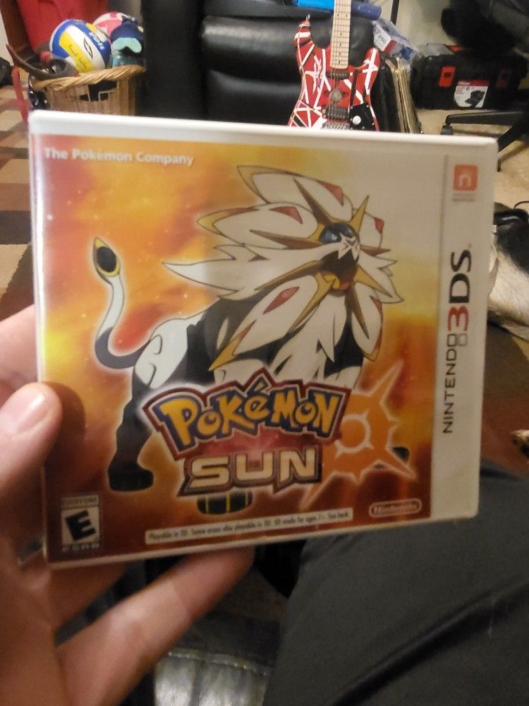 Nintendo 3ds Pokemon Complete With Case Mint Condition Works Perfectly. 