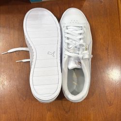 Brand New Puma Leather Tennis Shoes 