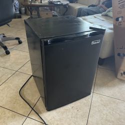 Magic Chef Mini Fridge