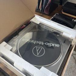 Audio-Technica Turntable / Record Player