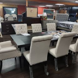 New Dinning Set With 8 Chairs Expandable To 10