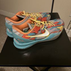 KOBE 8 VENICE BEACH