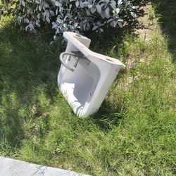 Wall Mount Sink 