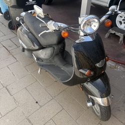 Aprilia Mojito 125cc Scooter