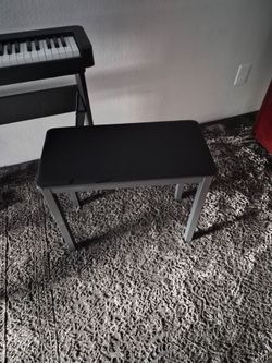 Piano bench