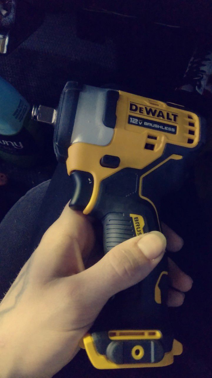 DeWalt 1/2  Impact Wrench TOOL ONLY