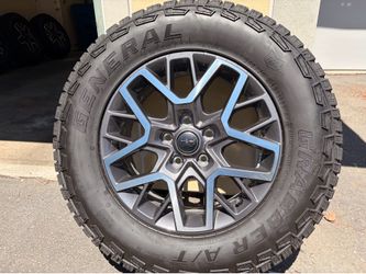 Set of 5 General Grabber A/T 255/70 R18 Jeep Wheels and Tires