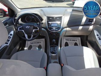 2013 Hyundai Accent SE Thumbnail