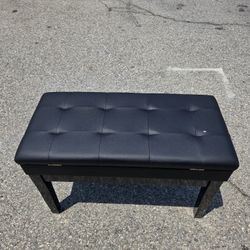 piano bench