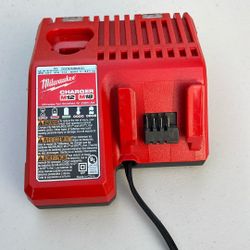 Milwaukee Battery Charger 