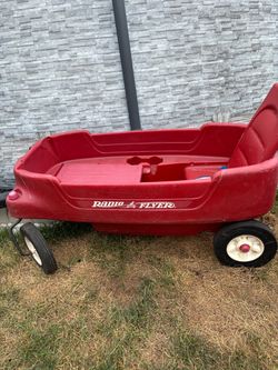 Radio Flyer Red Plastic Kids Wagon