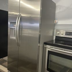 Stainless Steel Side-By-Side Refrigerator Made By Kitchenaid