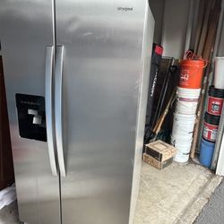 Whirlpool stainless fridge 
