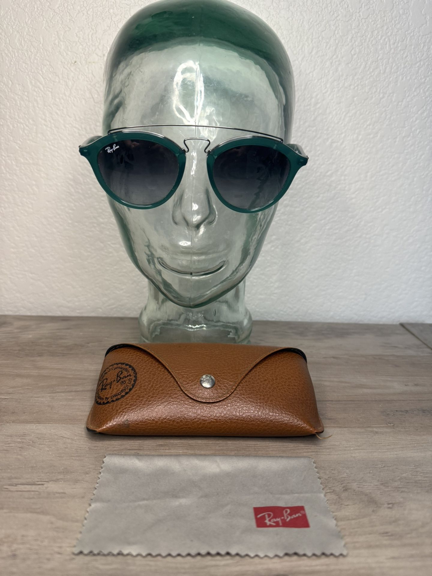 Ray Ban Sunglasses With Case