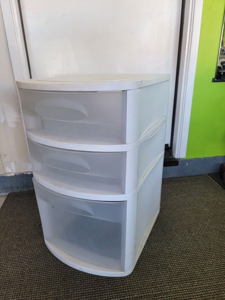 Sterlite Medium Plastic Drawer