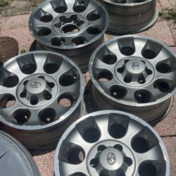 17inch Toyota Fjcruiser Factory Wheels “5 total “ 6x5.5