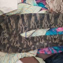 Abercrombie & Fitch Camo Pants Size Large 