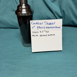Retro Cocktail Shaker 