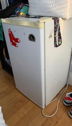 Igloo mini fridge
