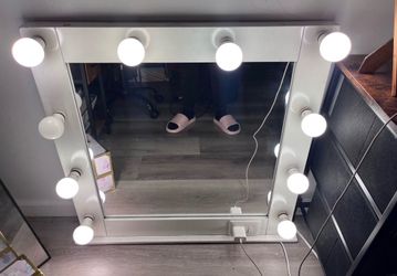 OBO-Hollywood Vanity Mirror with Lights – White (Great Condition)