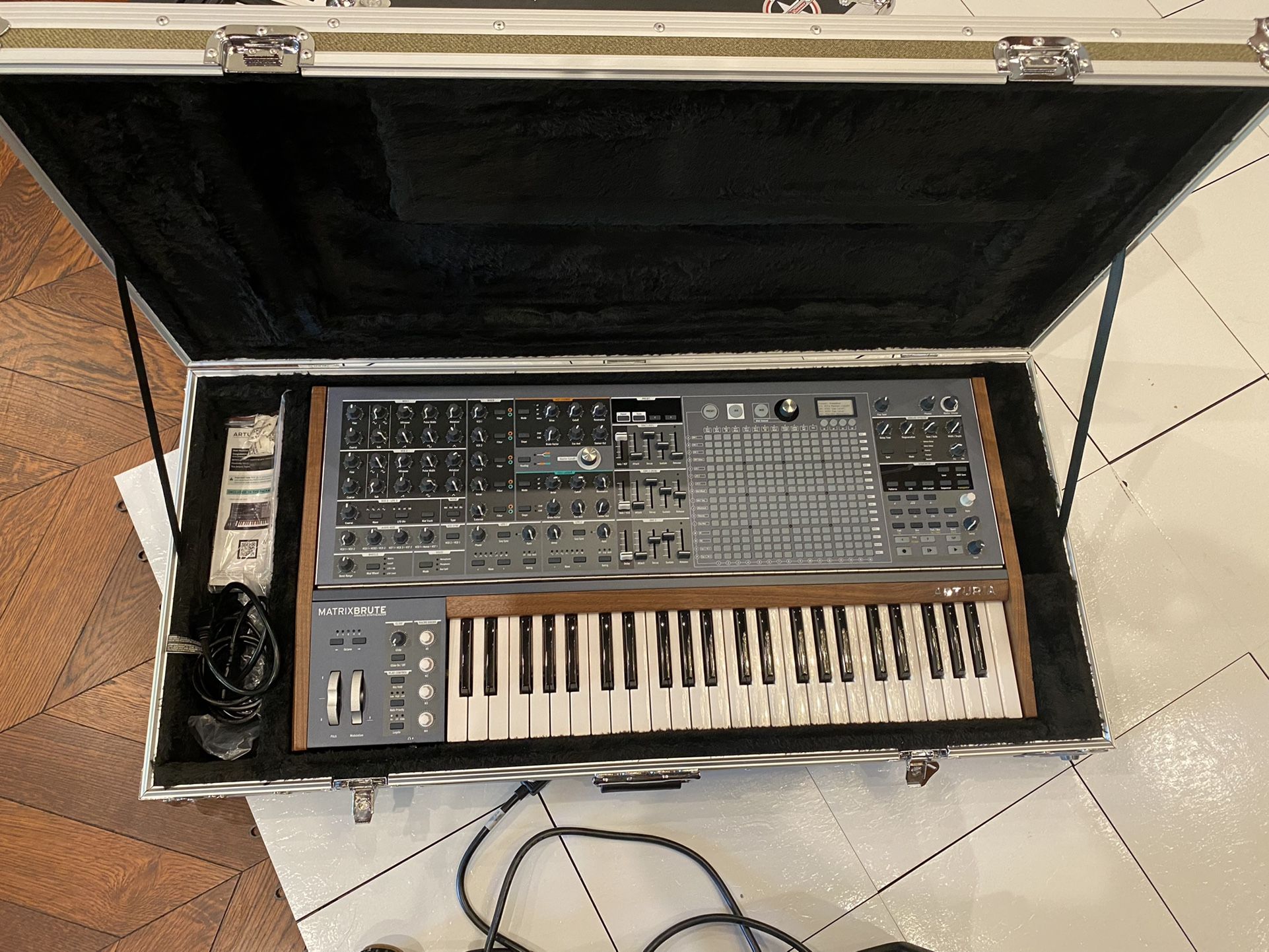 Arturia Matrixbrute Synth with Flight Case