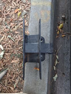 square hitch off a jeep i think it came stock not after market