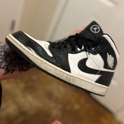 Size 11 Authentic Men’s Sneakers 