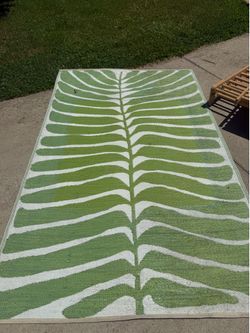 Outdoor rug