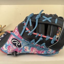 Rawlings Heart Of The Hide Color Sync 13” First Base Mitt