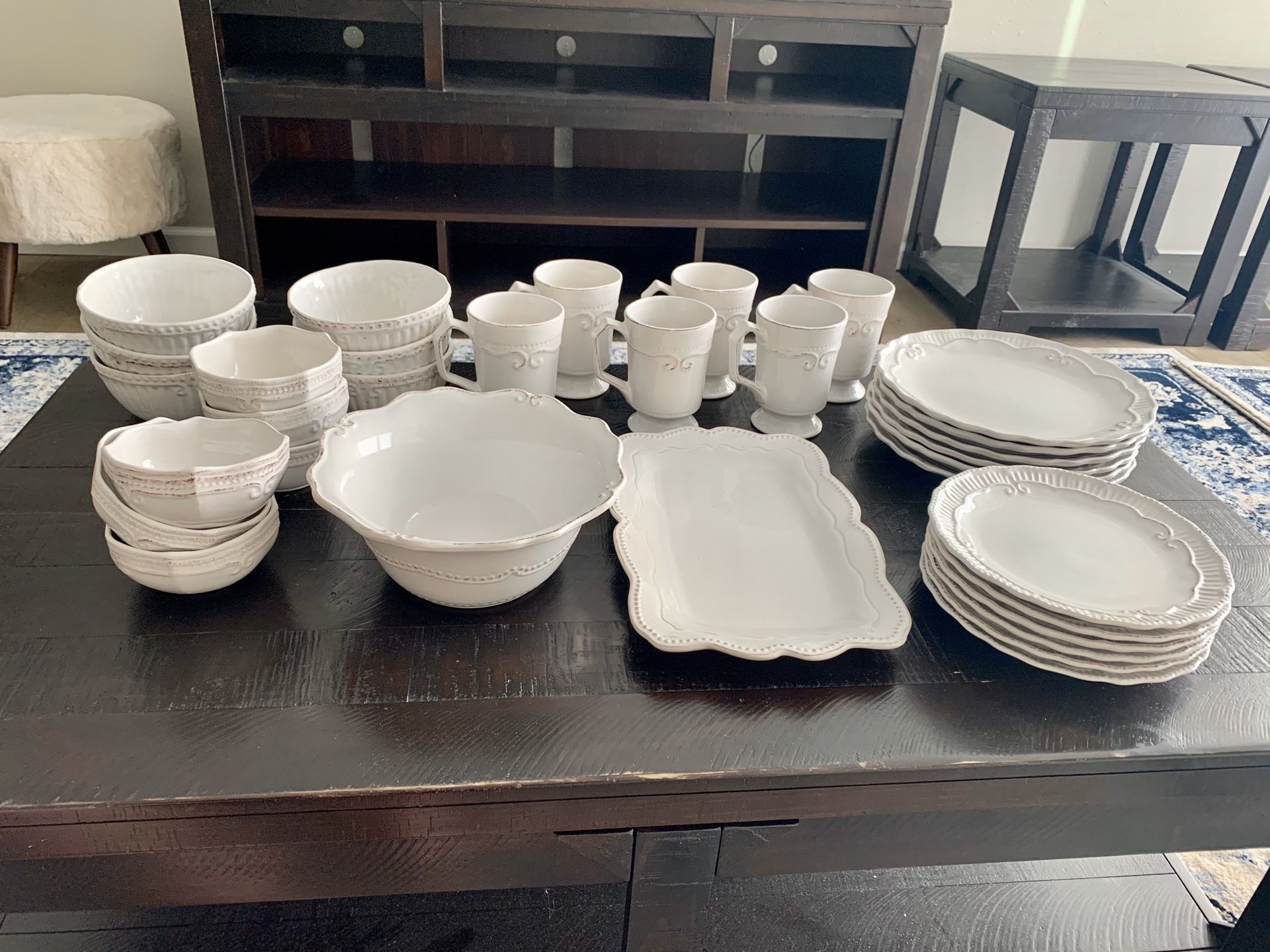 Home Accents Dish Set