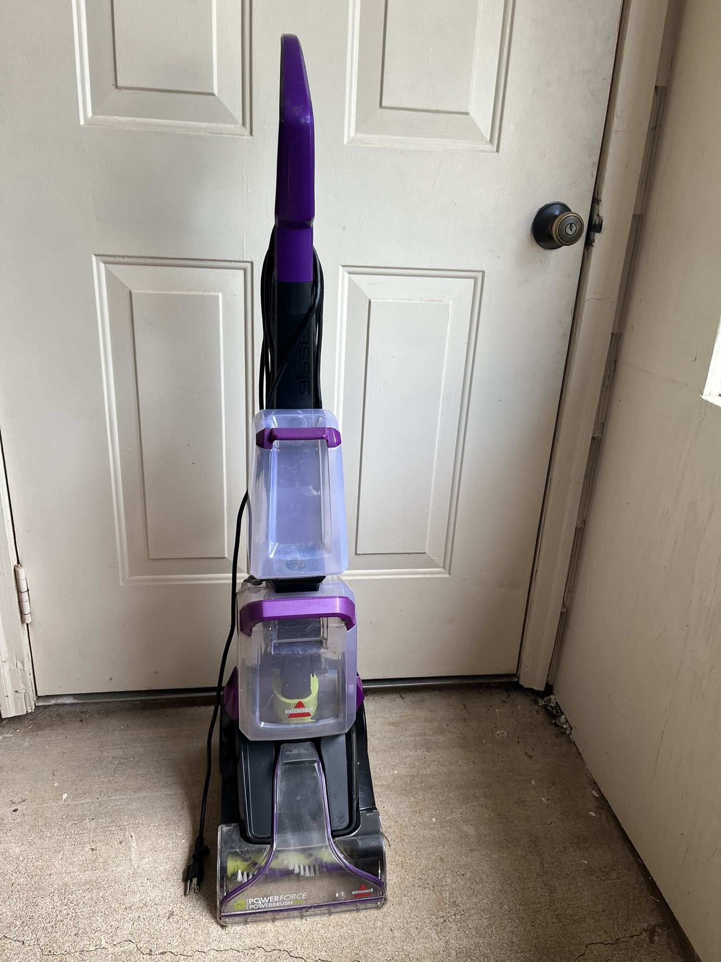 Bissell PowerForce PowerBrush Pet Series 2910 carpet cleaner.