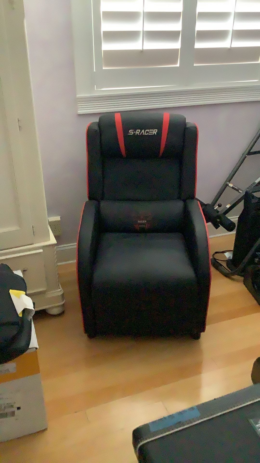 Small Recliner ( Racer Brand ) Really Nice Shape