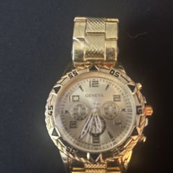 Beautiful Gold Stainless Steel Men’s Watch for you or Someone Special 