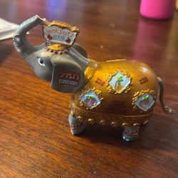 Vegas Elephant 