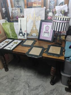 Paris Theme Pictures And Frame And Lamp