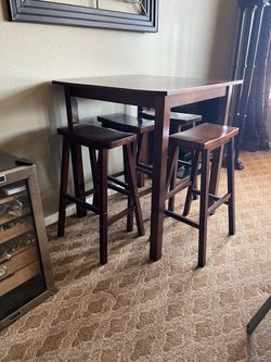 Bar Height Table with 4 Stools