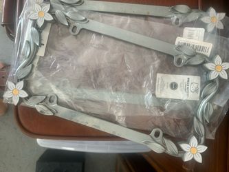 Daisy License Plate Frame