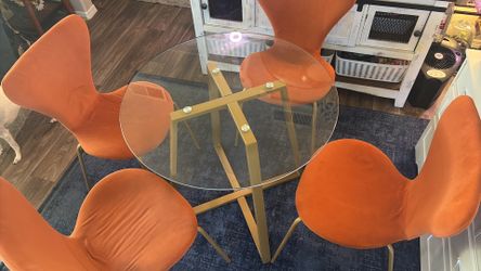 Dining room table