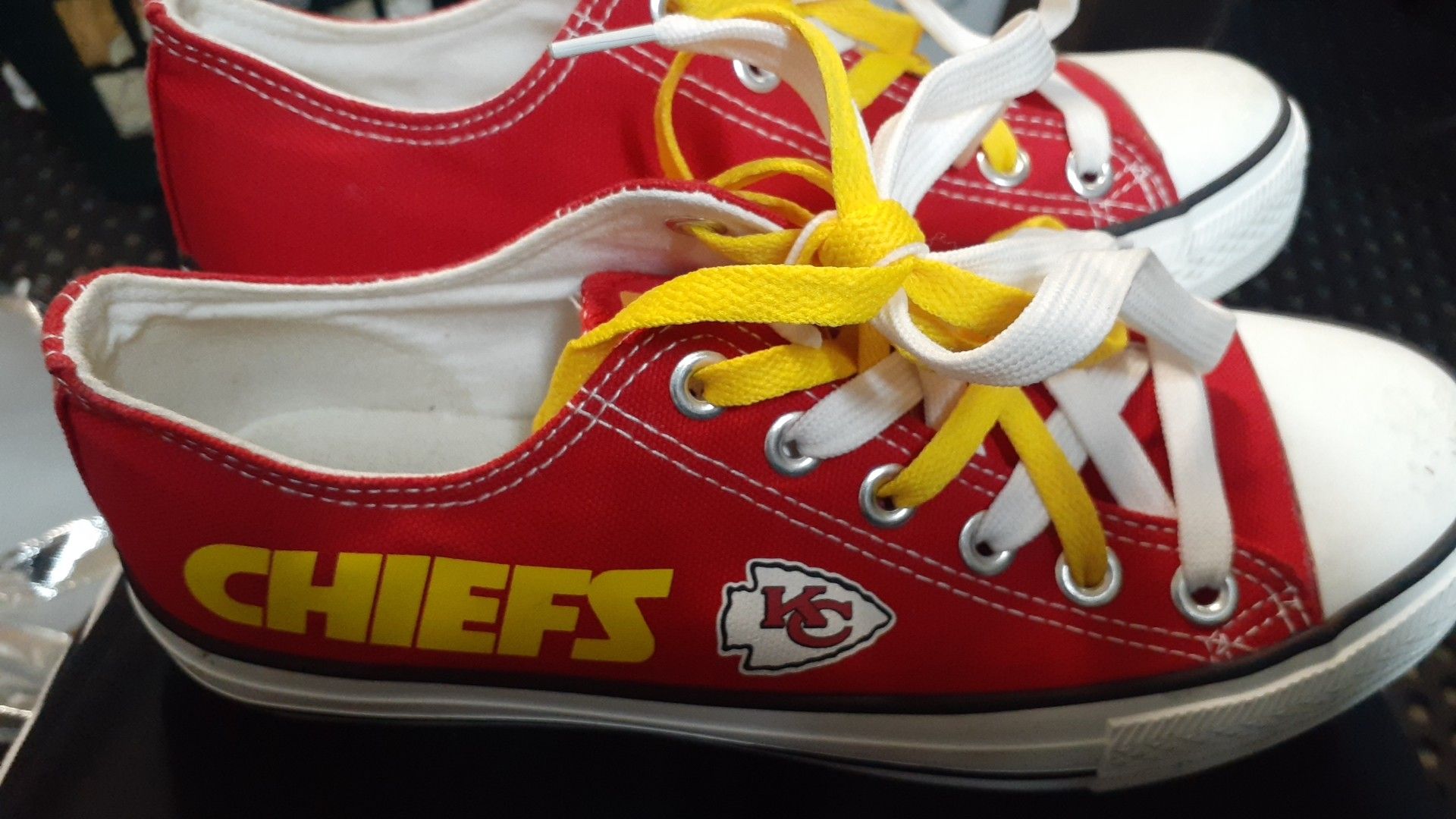 Converse chiefs shoes