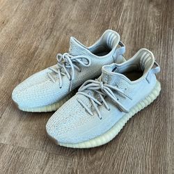 Used Yeezy Blue Tint Size 8-1/2 