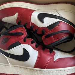 Nike air Jordan 1 mid Chicago 
