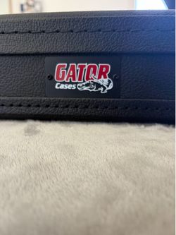 Gator Case (Electric Bass)