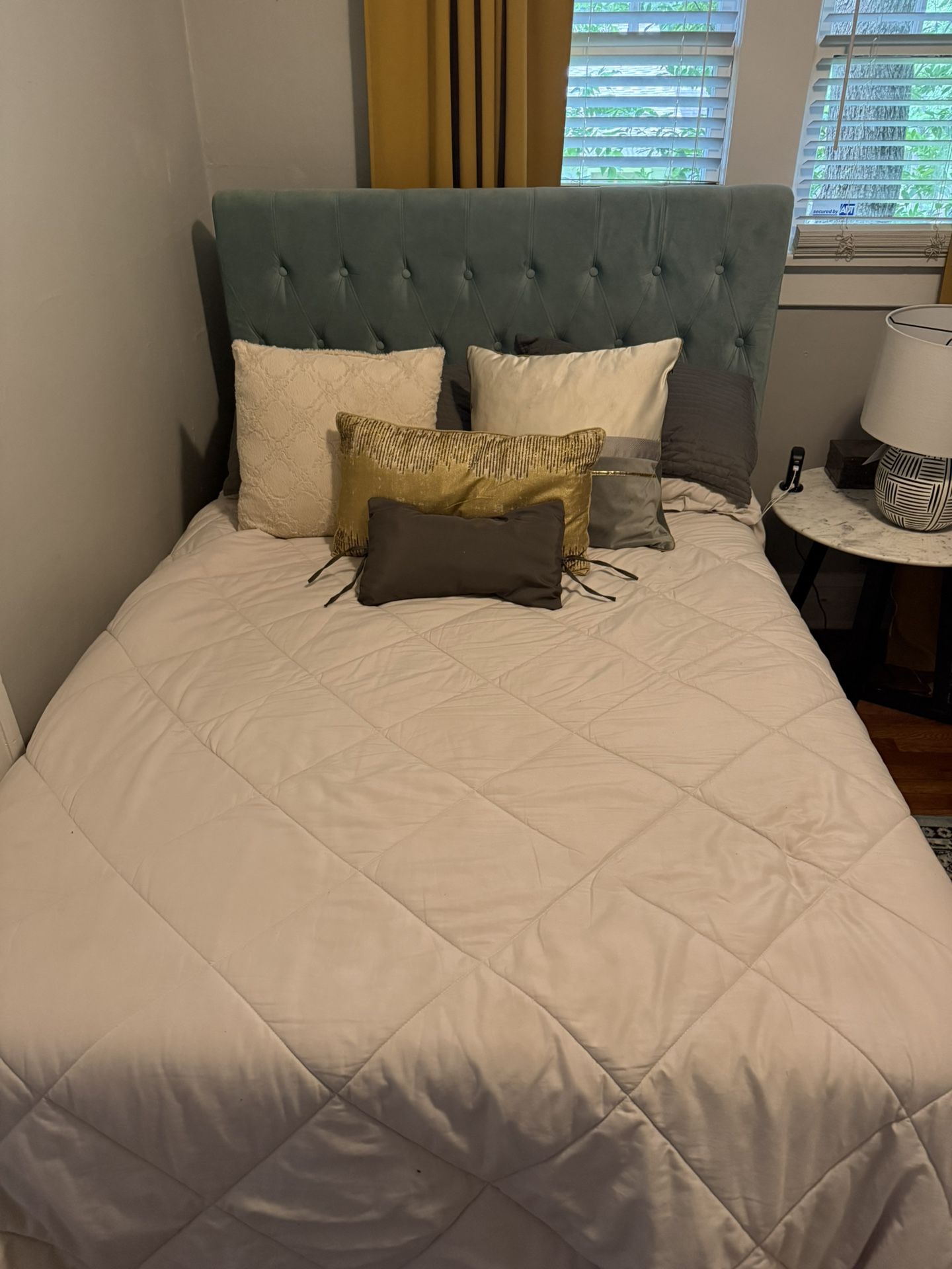 Full Size Bed And mattress 